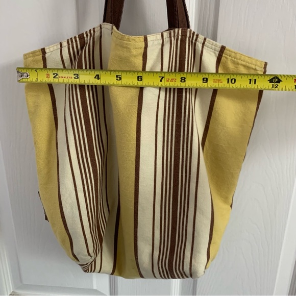 Reversible Floral/Striped Tote - Picture 9 of 9